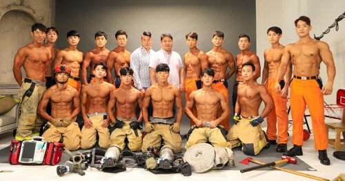 인천 몸짱 소방관 달력 촬영[인천소방본부 제공]